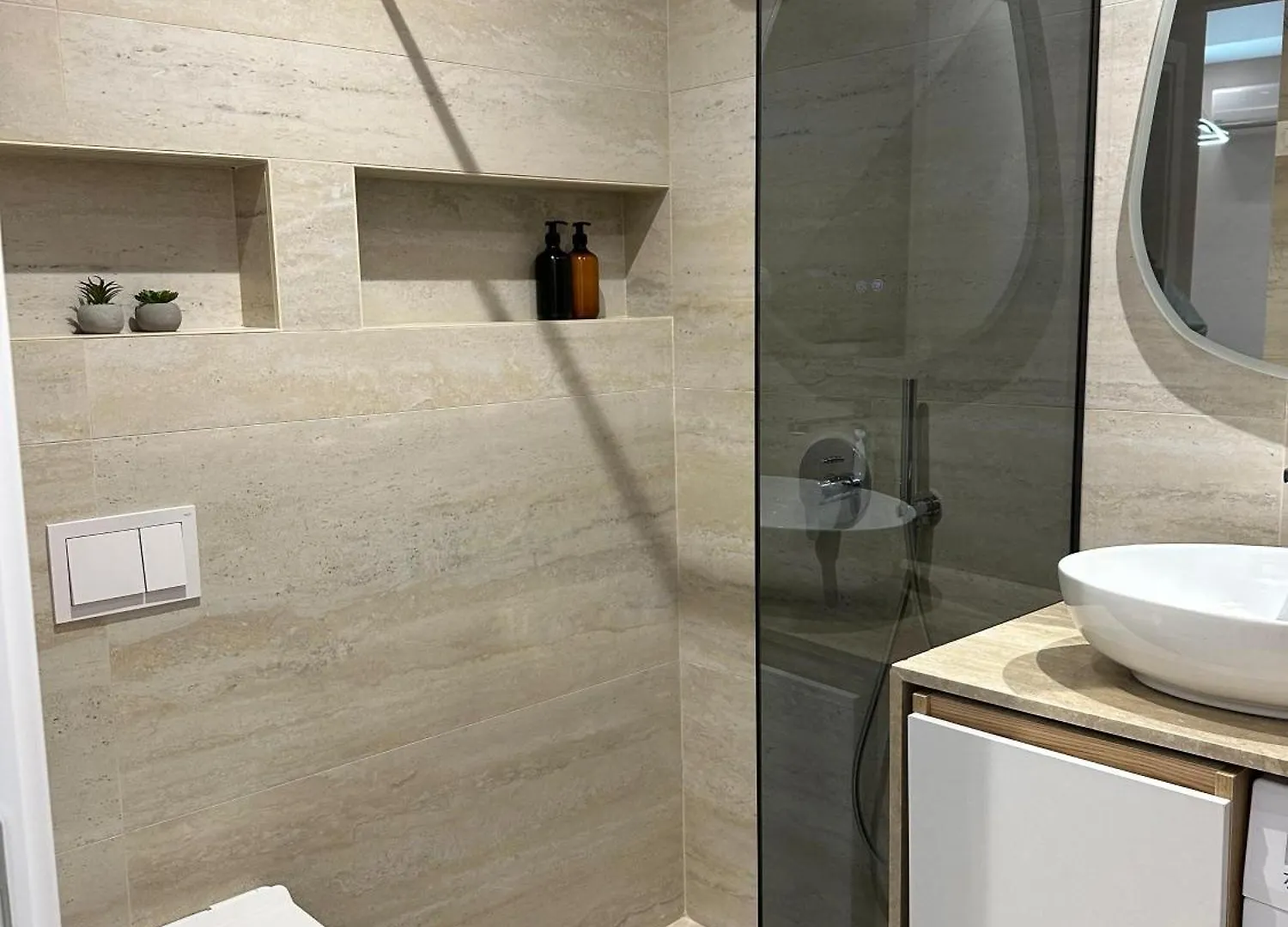 Luxury Apartment Tirana 0*,  Albánia